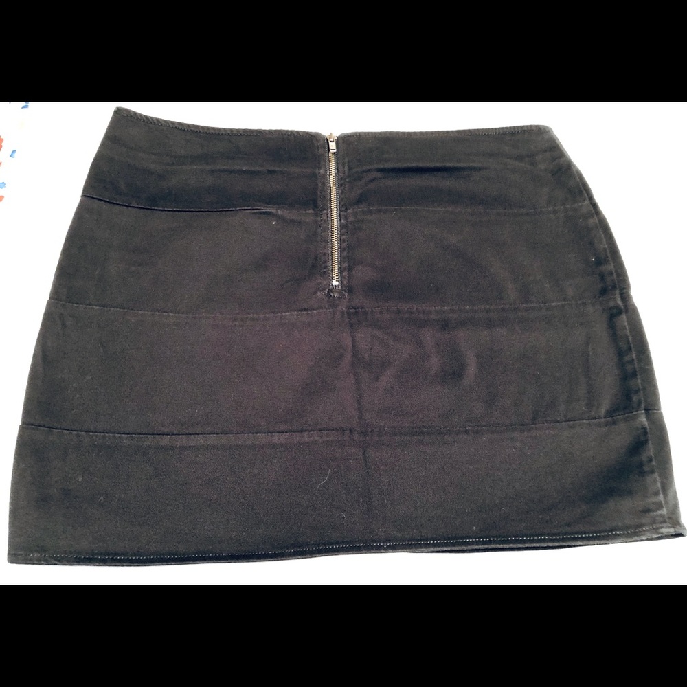 Volcom Mini-Skirt - Picture 2 of 4